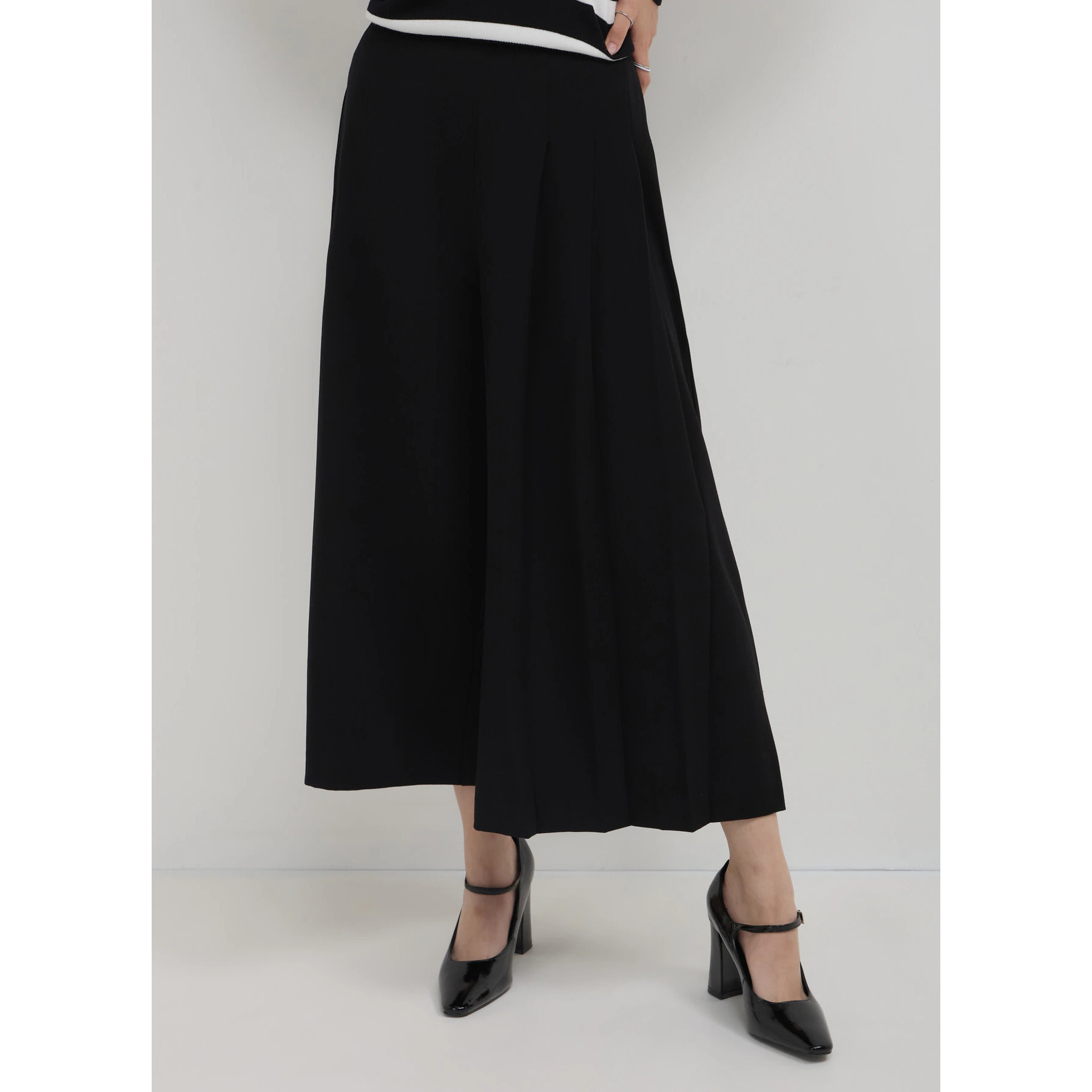 Pantalone culotte con pieghe