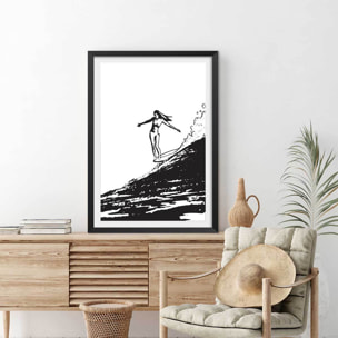 Poster surfeuse longboard Affiche sous cadre noir