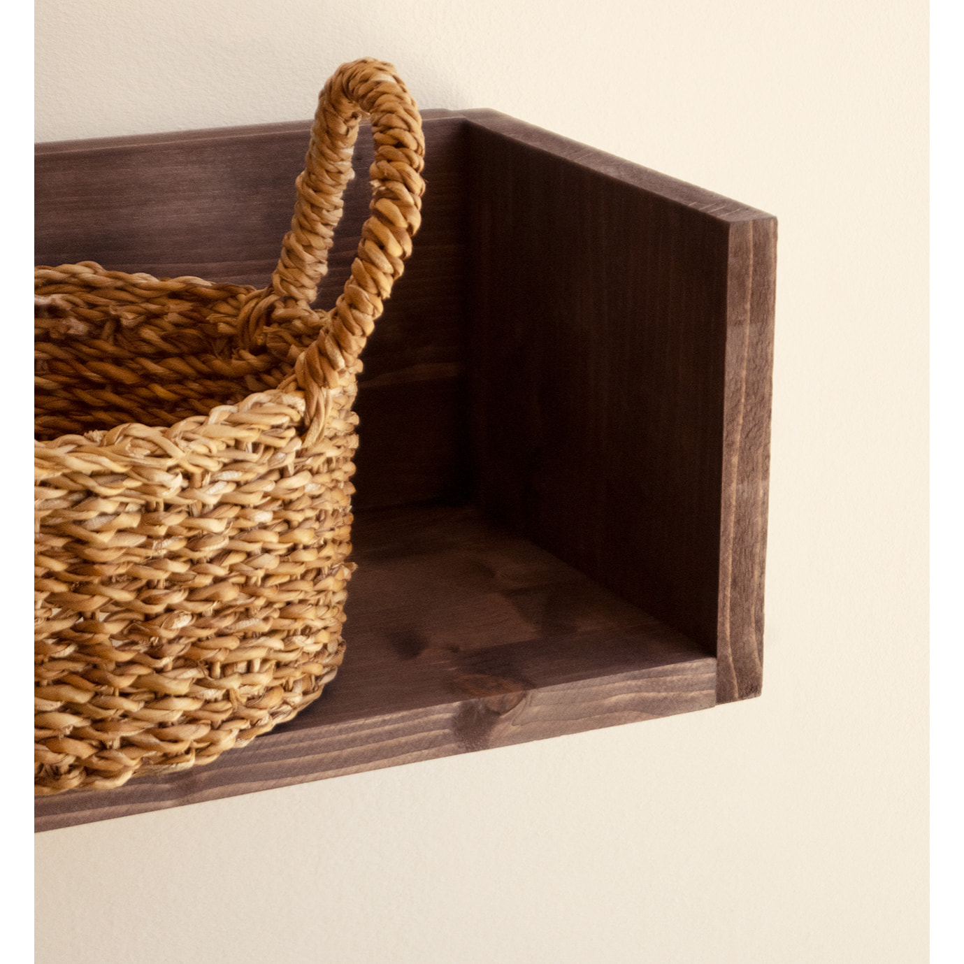 Estantería de madera maciza tono nogal de varias medidas