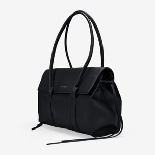 Bolso de hombro negro con solapa