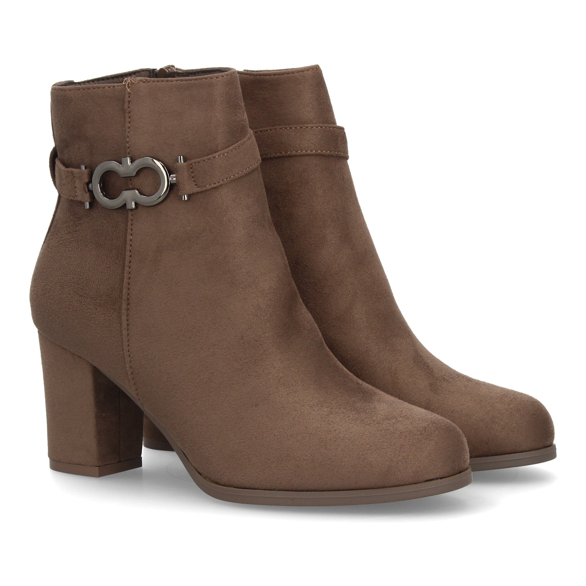 Botin de tacon para mujer con detalle metalico