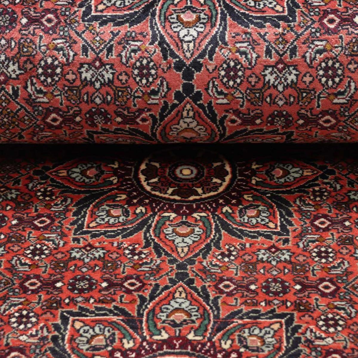 Tapis d'orient à motif traditionnel, noué main avec soin, ALAZEM