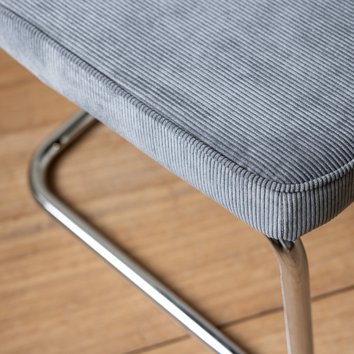 Lot de 2 chaises cantilever en velours côtelé gris MARIA