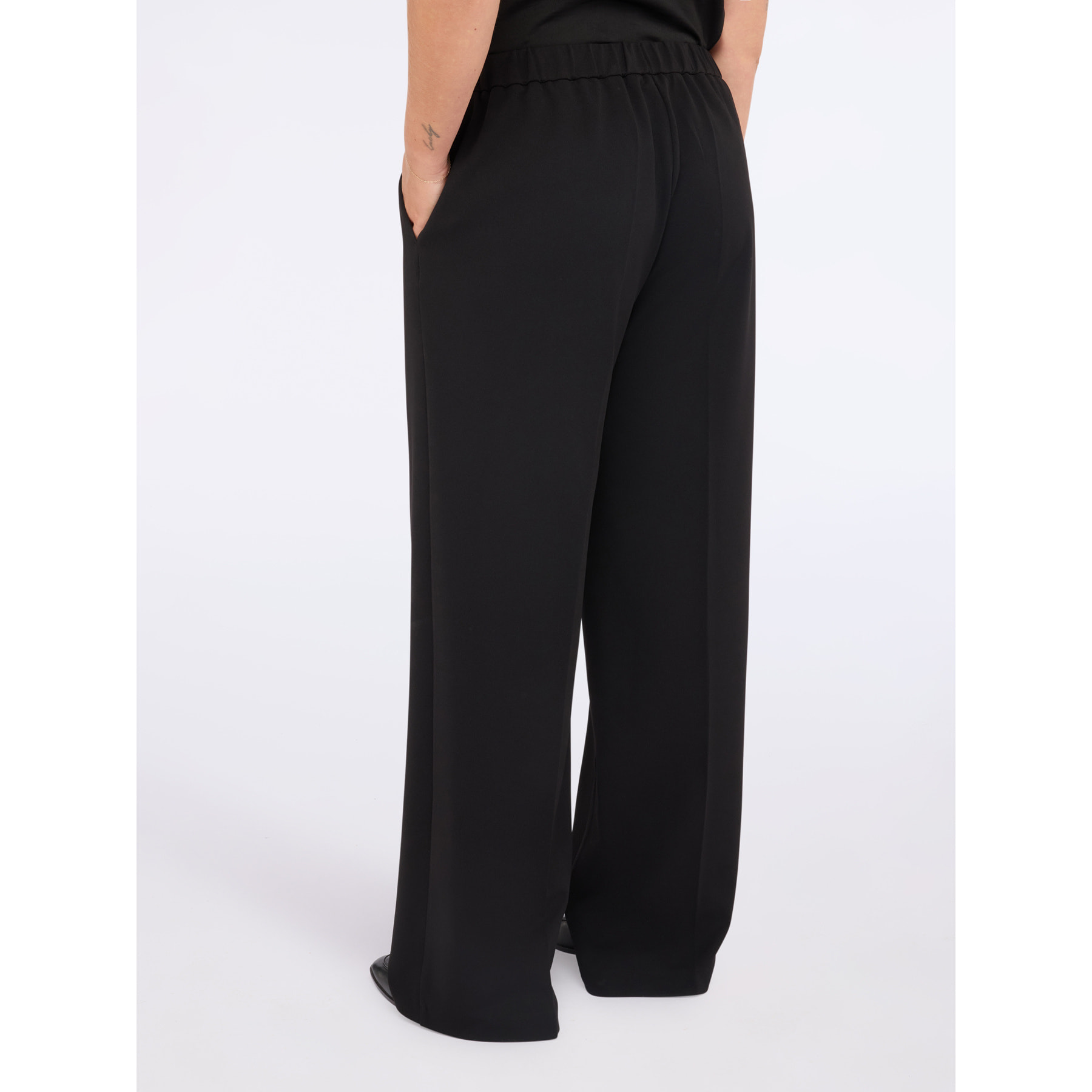 Fiorella Rubino - Pantaloni wide leg in tessuto stretch - Nero