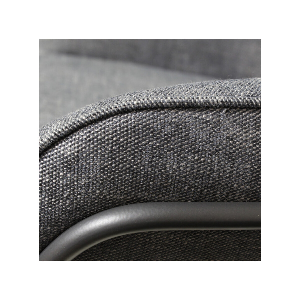 Fauteuil tissu gris avec accoudoirs et pieds luge métal noir - OSLO