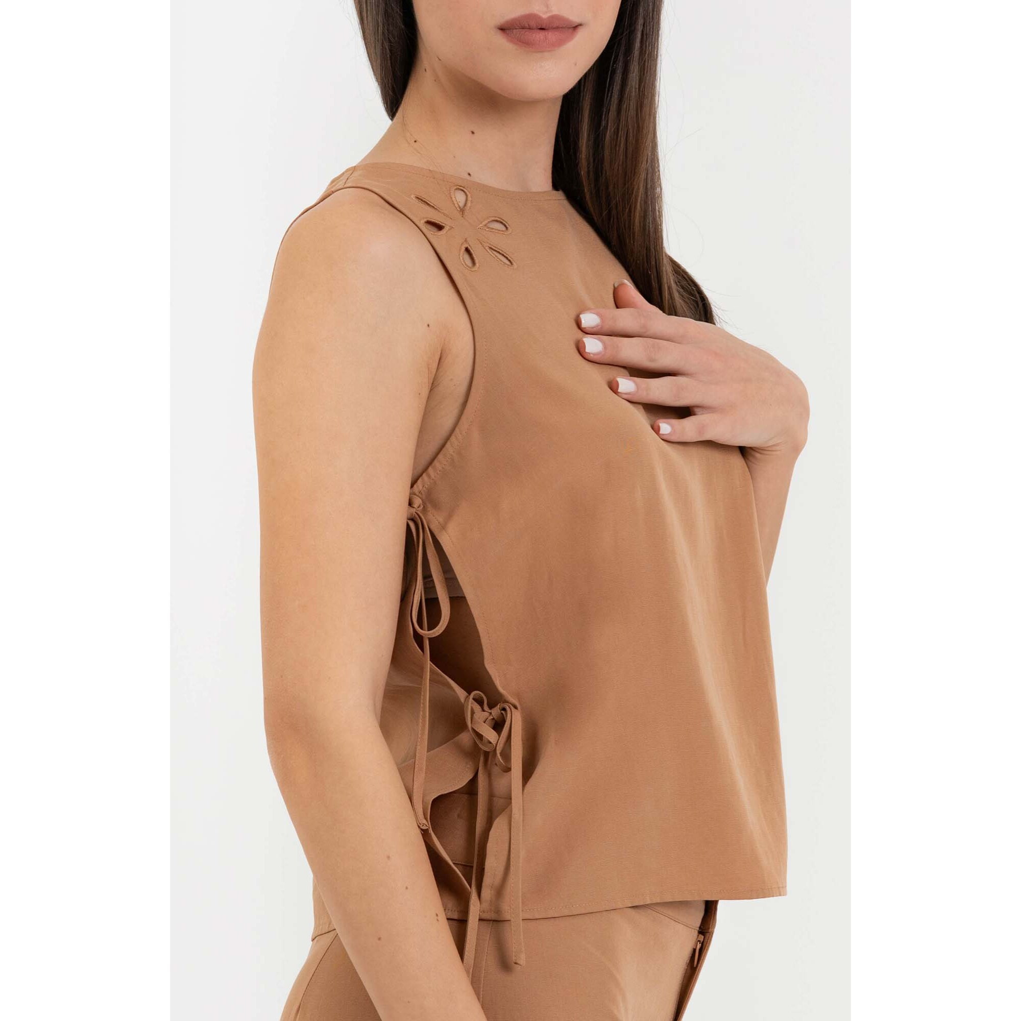 Kocca - Blusa da donna senza maniche in lyocell e lino con cut-out Donna