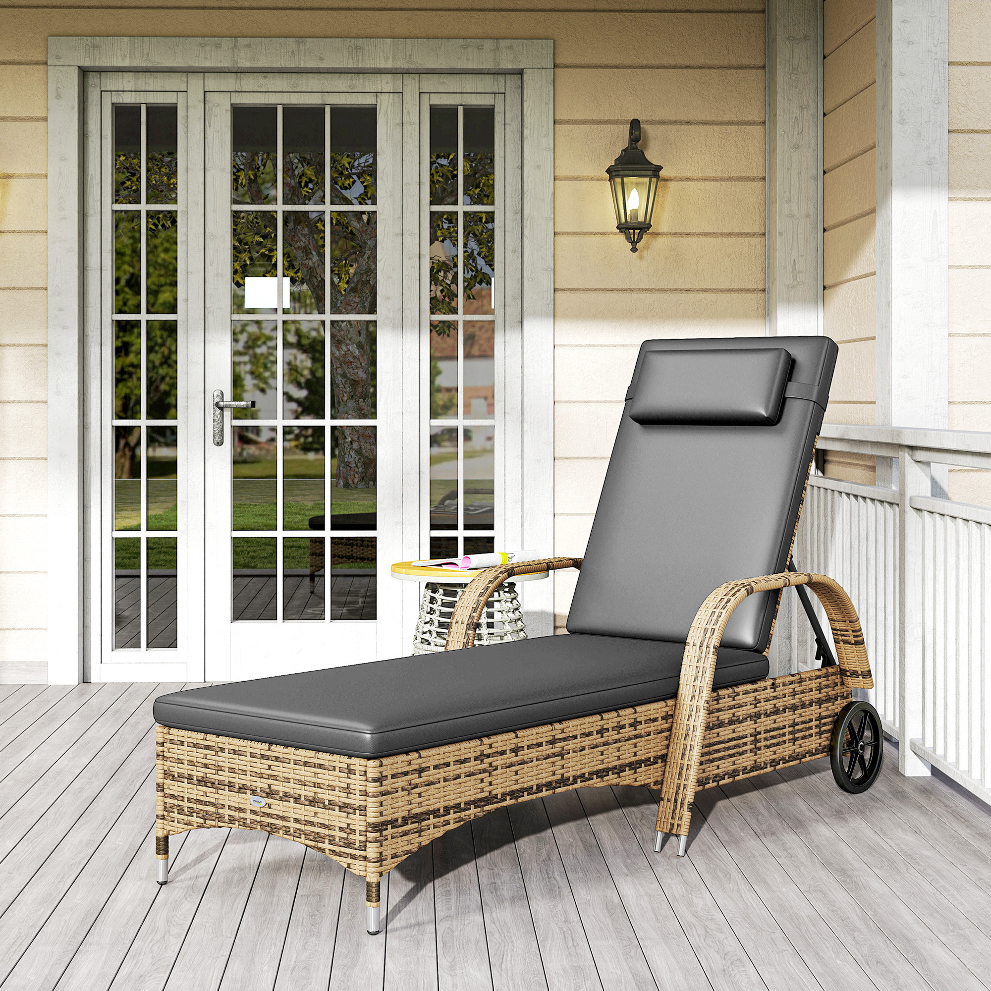 Transat bain de soleil grand confort : matelas, têtière, inclinaison réglable multipositions, accoudoirs, roulettes résine tressée beige