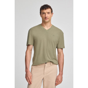 Camiseta verde en lino y algodón de cuello en pico y monograma bordado