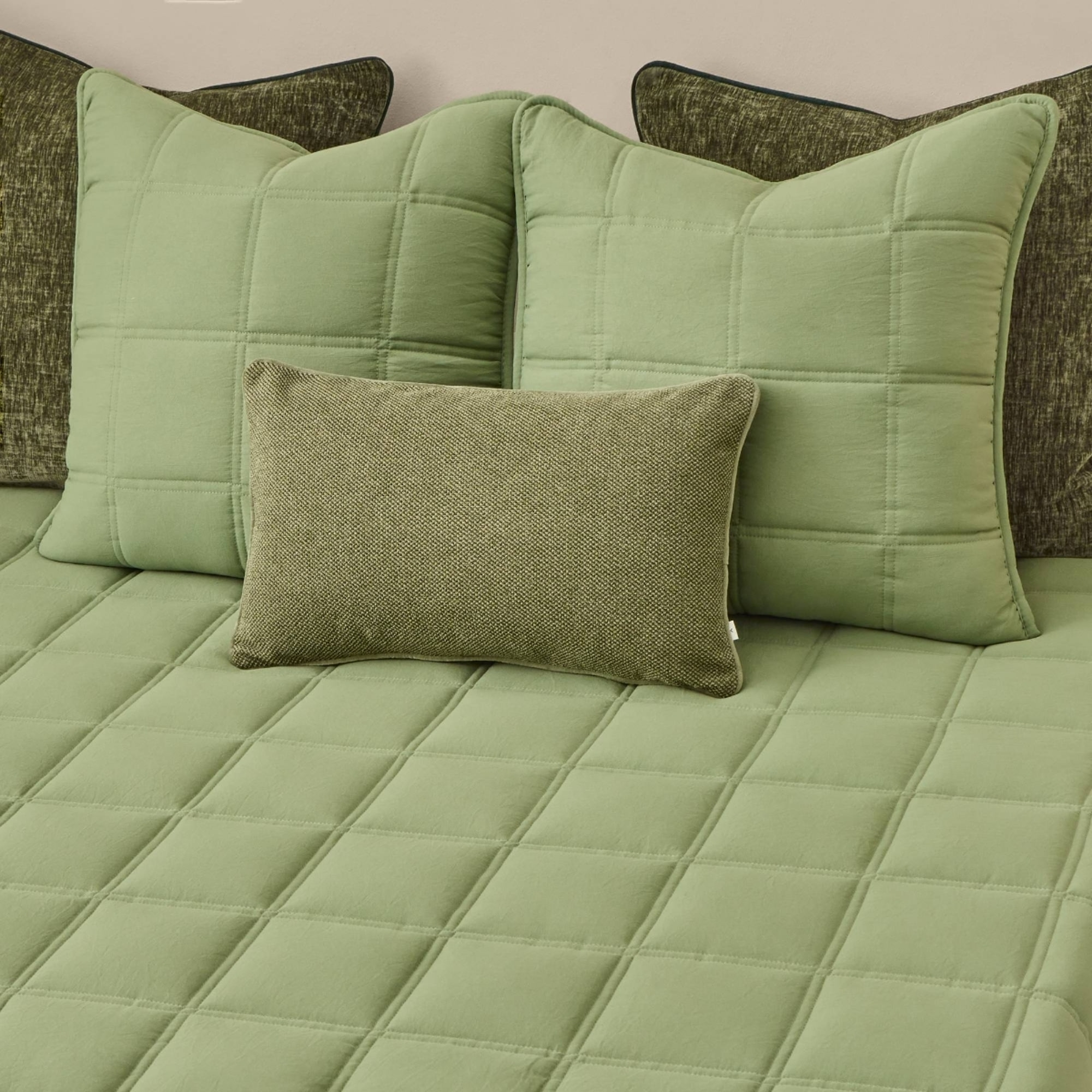 Colcha de microfibra Kong color verde Poliéster