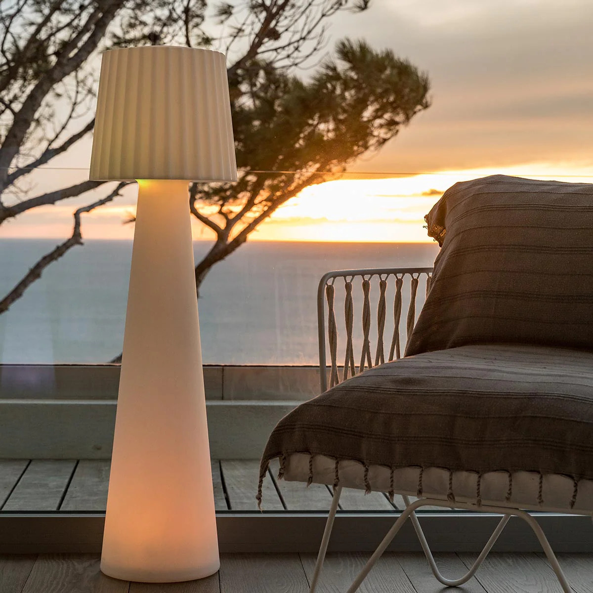 Lampadaire sans fil LADY RGB H110CM