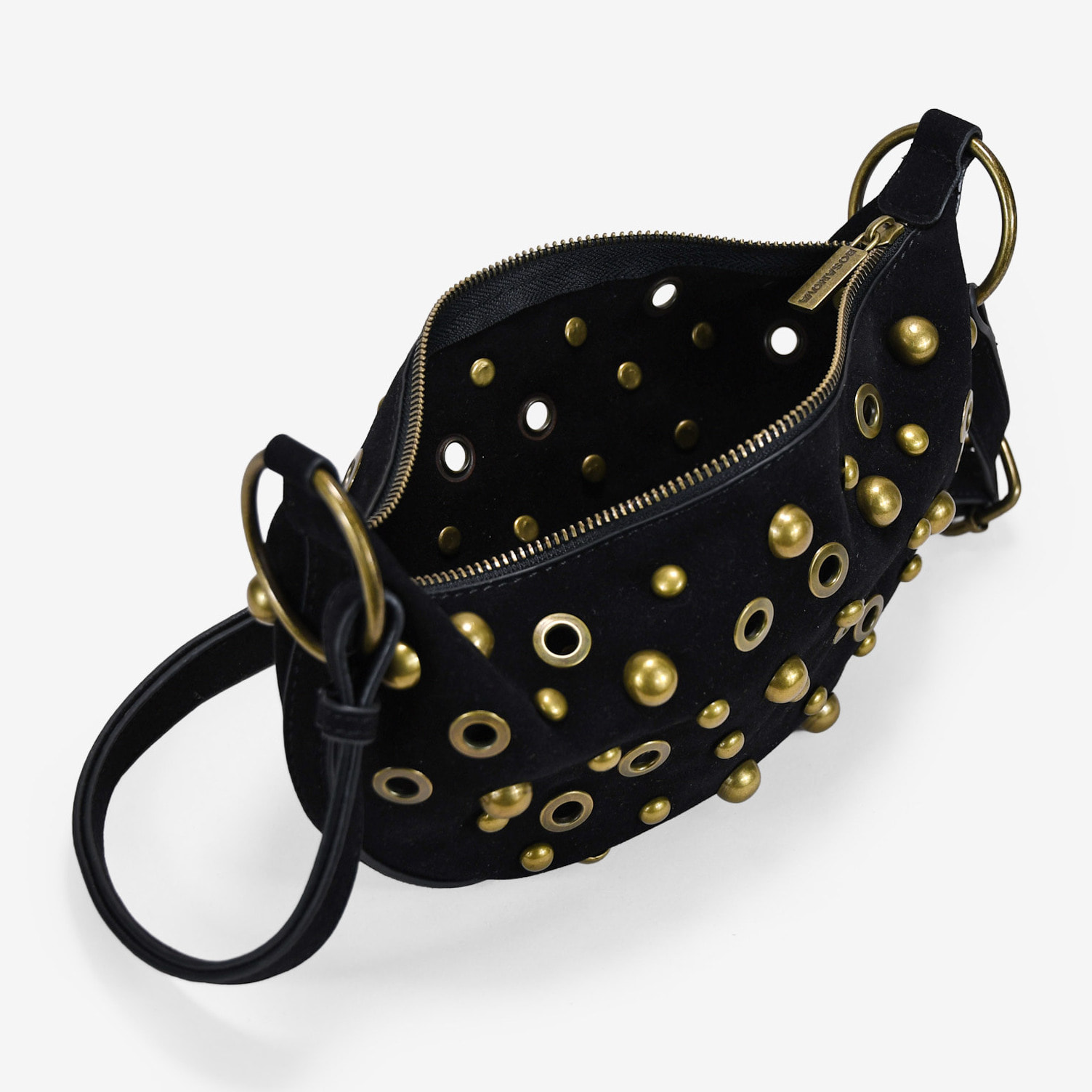 Bolso bandolera negro con tachas doradas