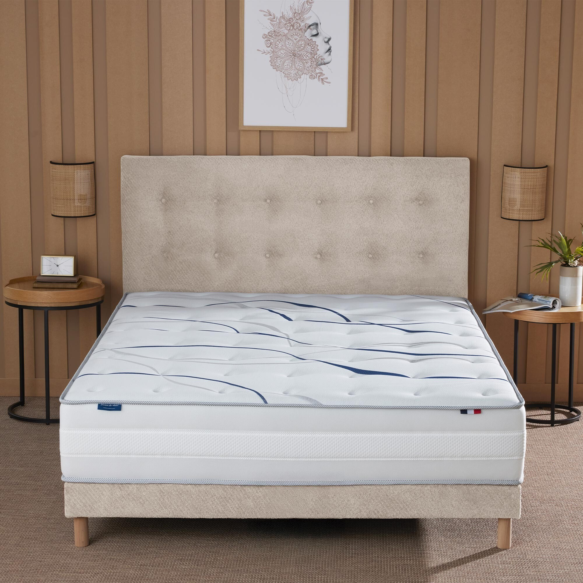 Ensemble matelas mousse ELYSIA avec sommier et tête de lit, chenille bouclettes crème