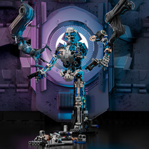 Maqueta 3D mecanizada de esqueleto con 692 piezas, equipada con luces y mecanismo de manivela que permite movimiento dinámico.