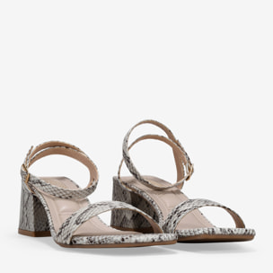 Sandalias de tacón estampado serpiente con hebilla