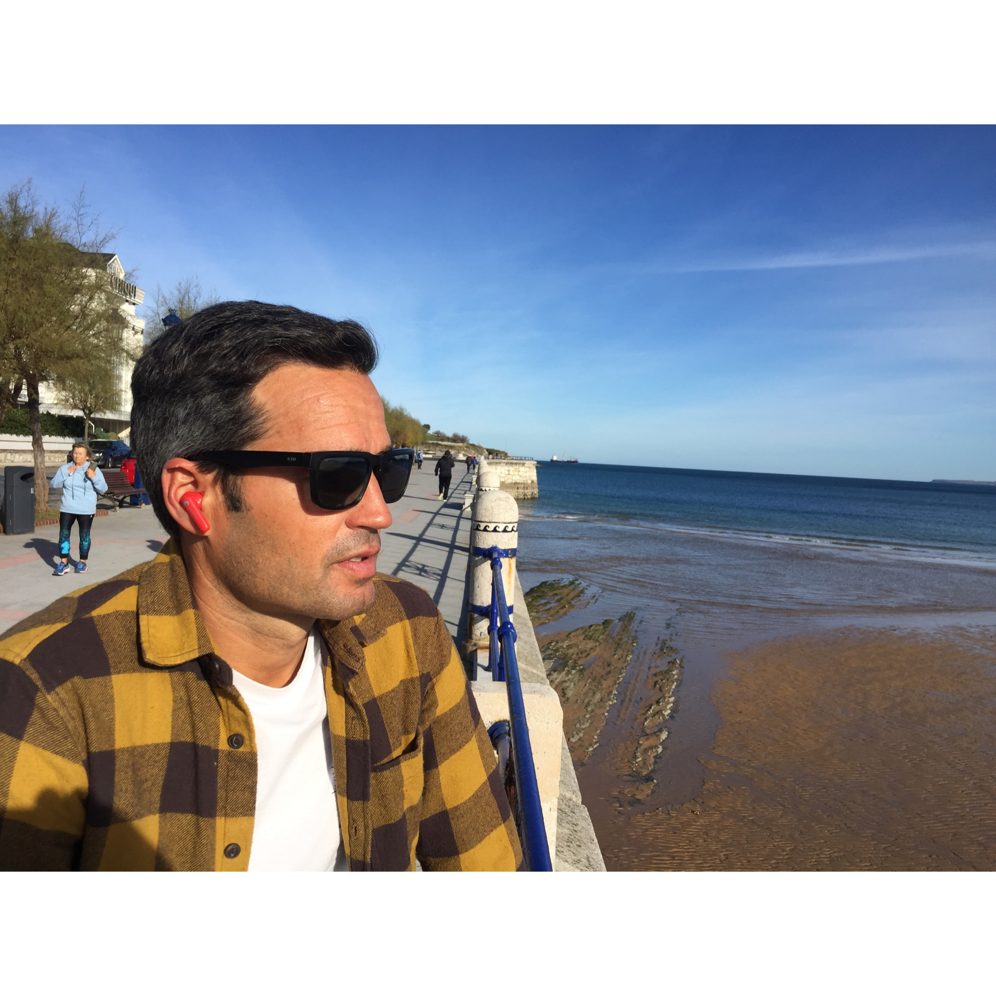 AURICOLARI MAGNUSSEN M11 in rosso