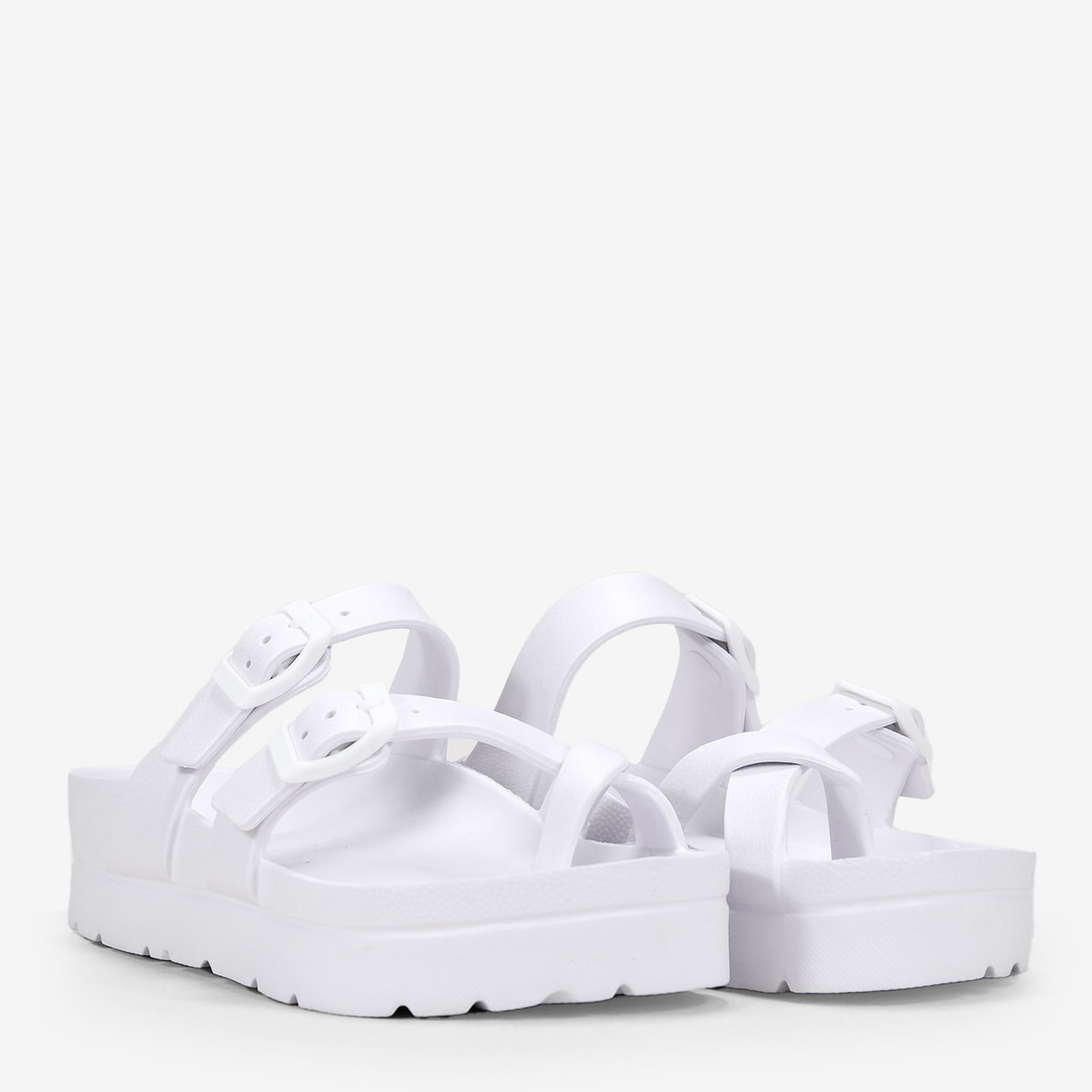 Sandalias blancas de goma con plataforma