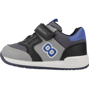 Zapatos Niño de la marca GEOX  modelo B RISHON BOY GRIS