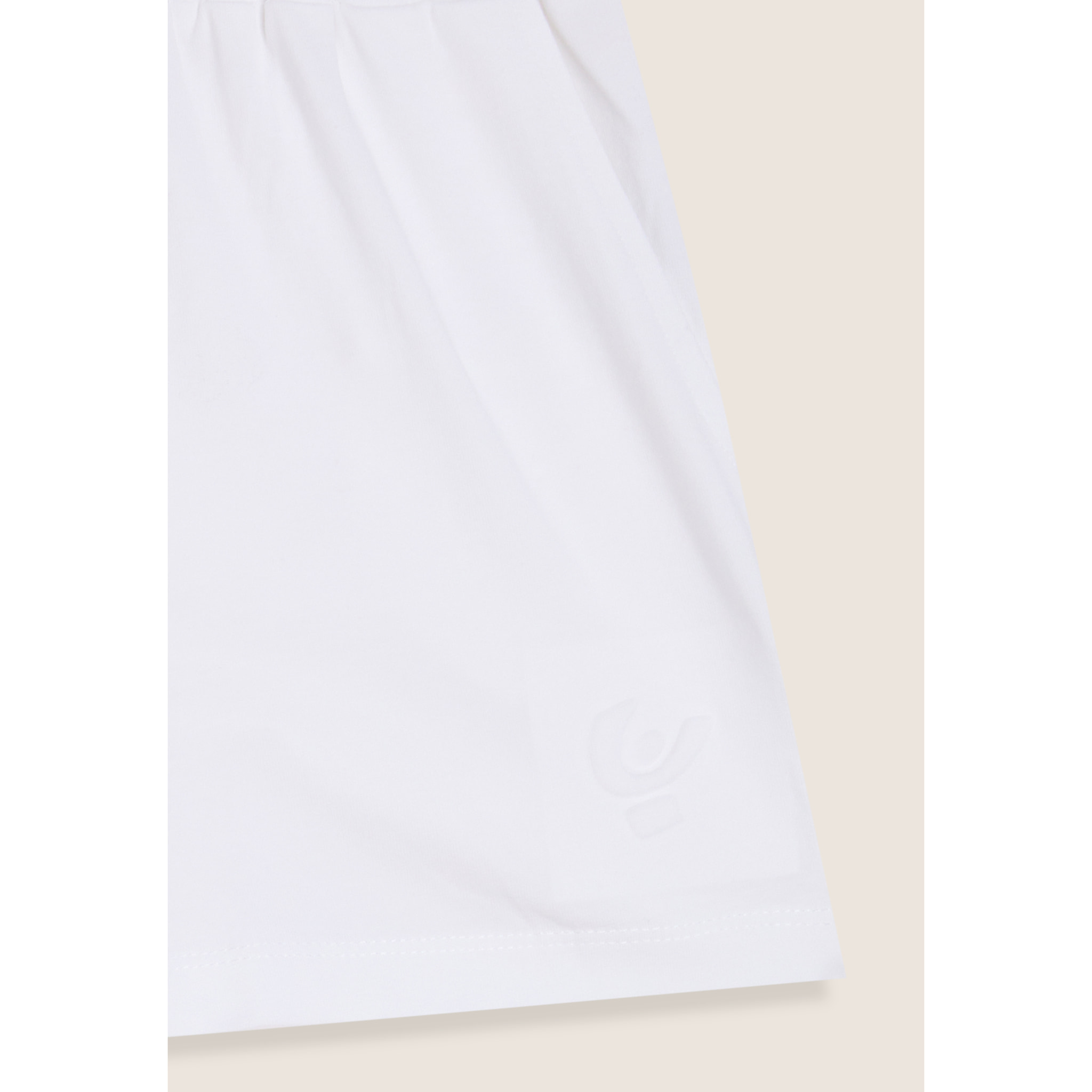 Pantaloncini corti con elastico interno e tasche