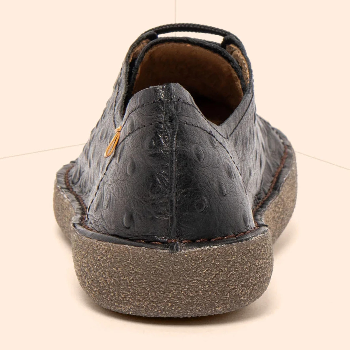Zapatos N6064 OSTRICH BLACK/ TAMI color Black