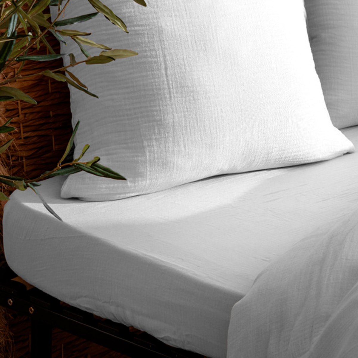 Drap housse "Flora" gaze de coton blanc 160x200cm