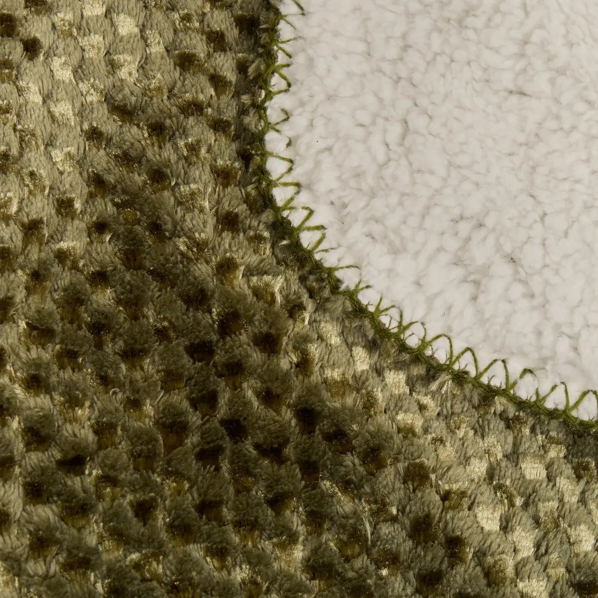 Plaid flanelle effet sherpa Lyno vert Kaki 170x130cm