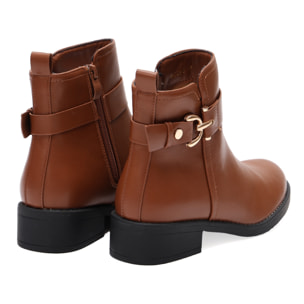 Stivaletto in simil pelle con fibbia dorata