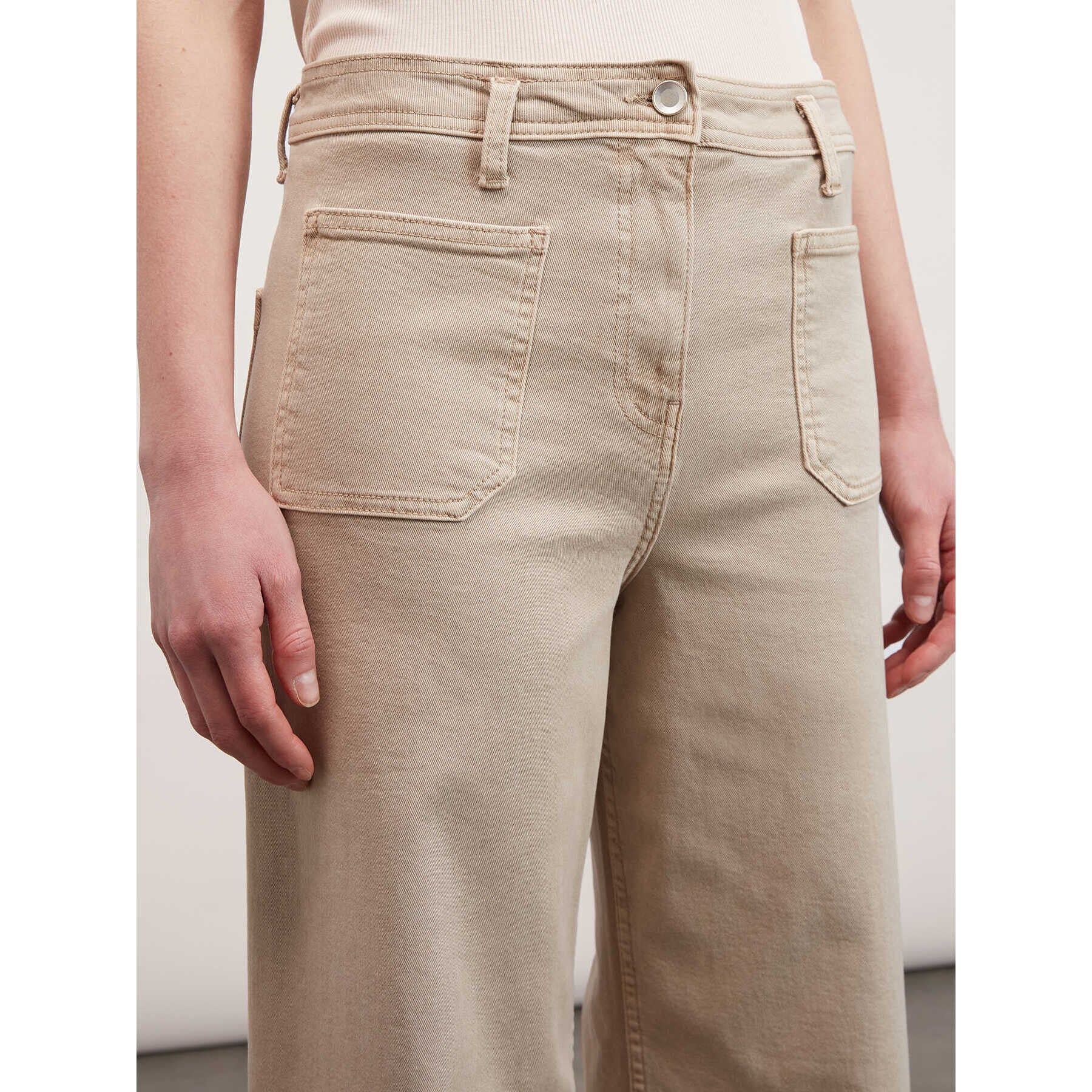 Motivi - Pantaloni cropped sfrangiati sul fondo - Beige
