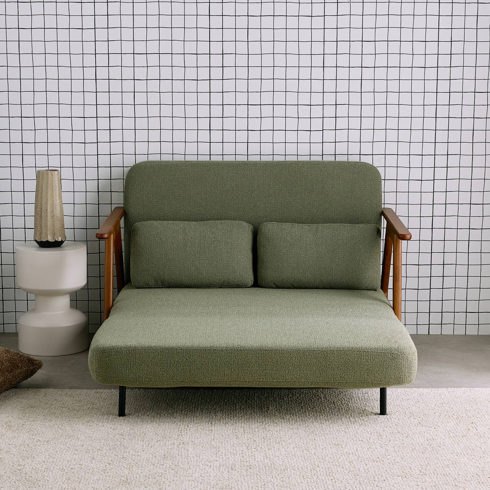 Banquette canapé convertible 2 places bois d'hévéa teinté noyer clair et bouclette texturée SVEN