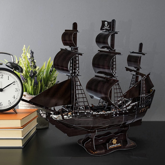 Puzzle 3D buque LA PERLA NEGRA  con luces LED. 50,4*19*43 cms, 111 piezas.