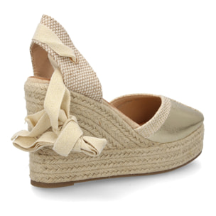 Alpargata de cuña alta de esparto con cintas