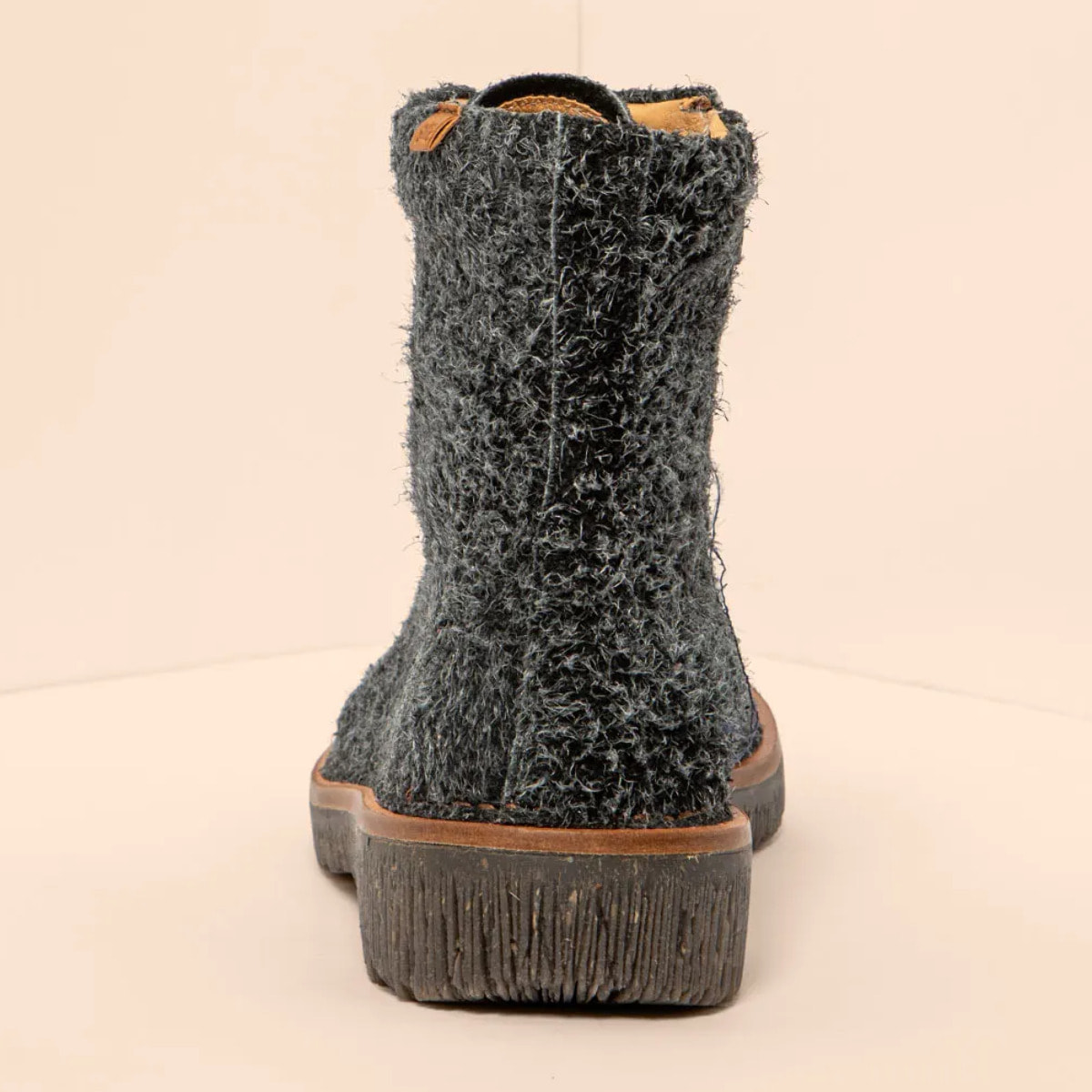 Botines N5572P WULF BLACK/VOLCANO color Wulf black