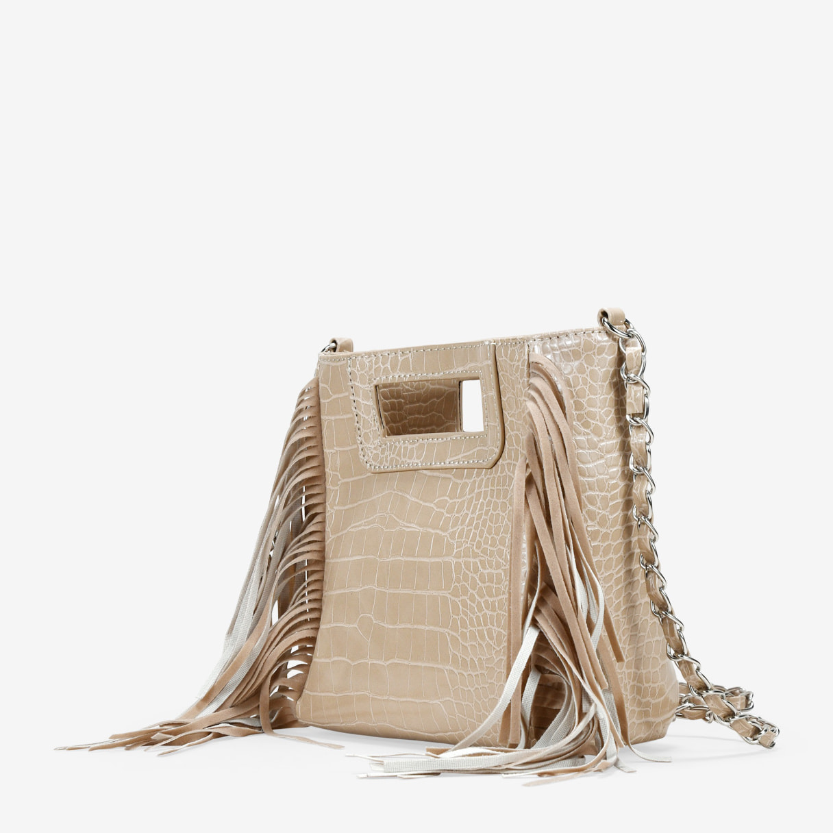 Boso de mano beige con flecos