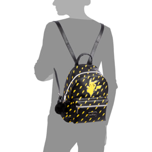 Zaino Nero Pokémon Premium. Ampio scomparto principale con tasca anteriore e posteriore. Con accessorio pompon.