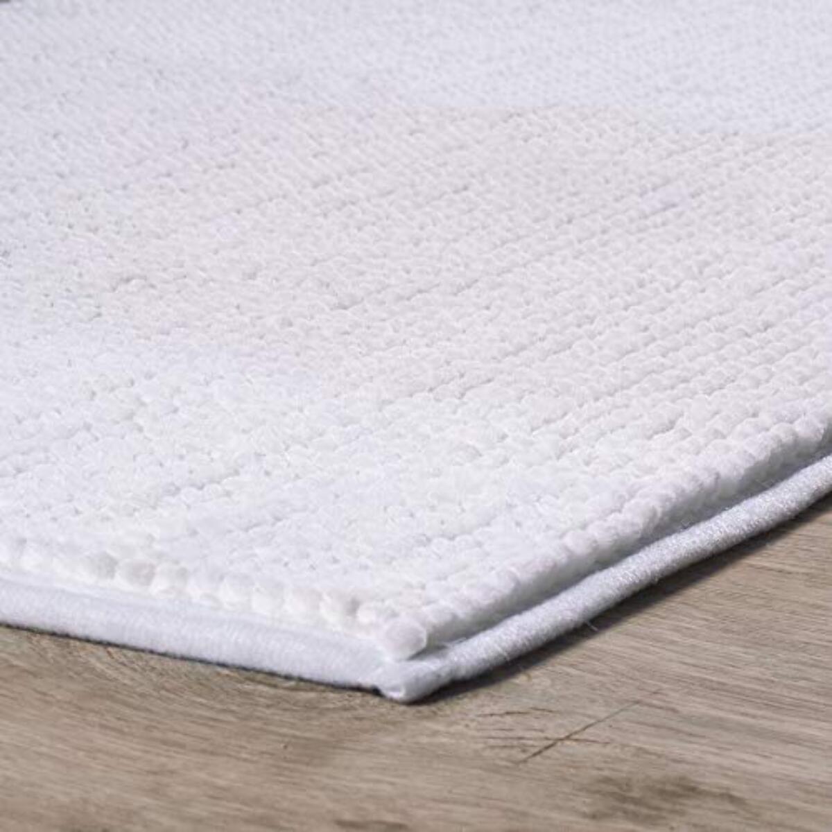 Tappeto Bagno Poppy Bianco, Antiscivolo, Tessuto Morbido e Assobente.