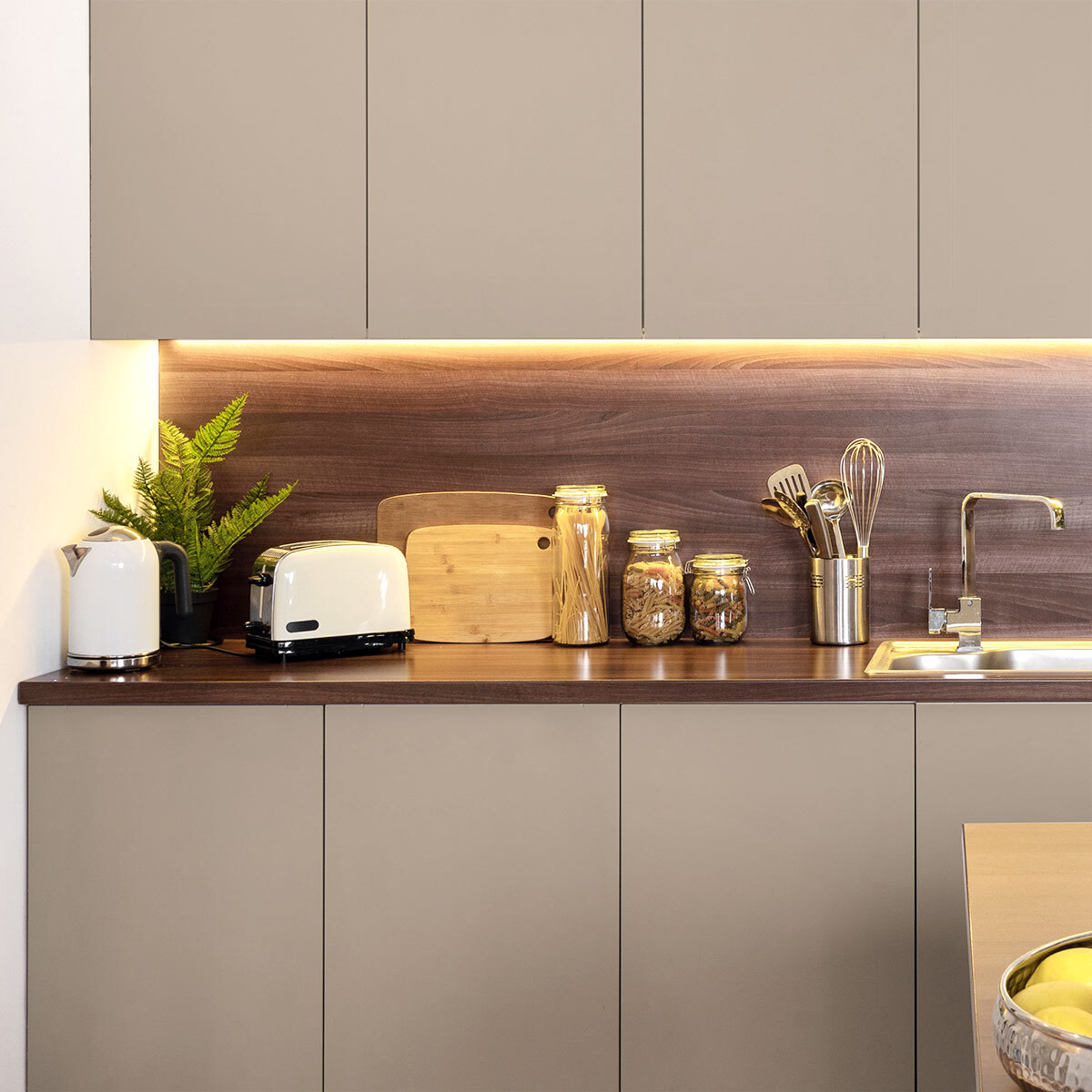 Rouleau adhésif décoratif Vinyle au Mètre - Taupe - Sticker Lavable Imperméable Mur Cuisine Meubles