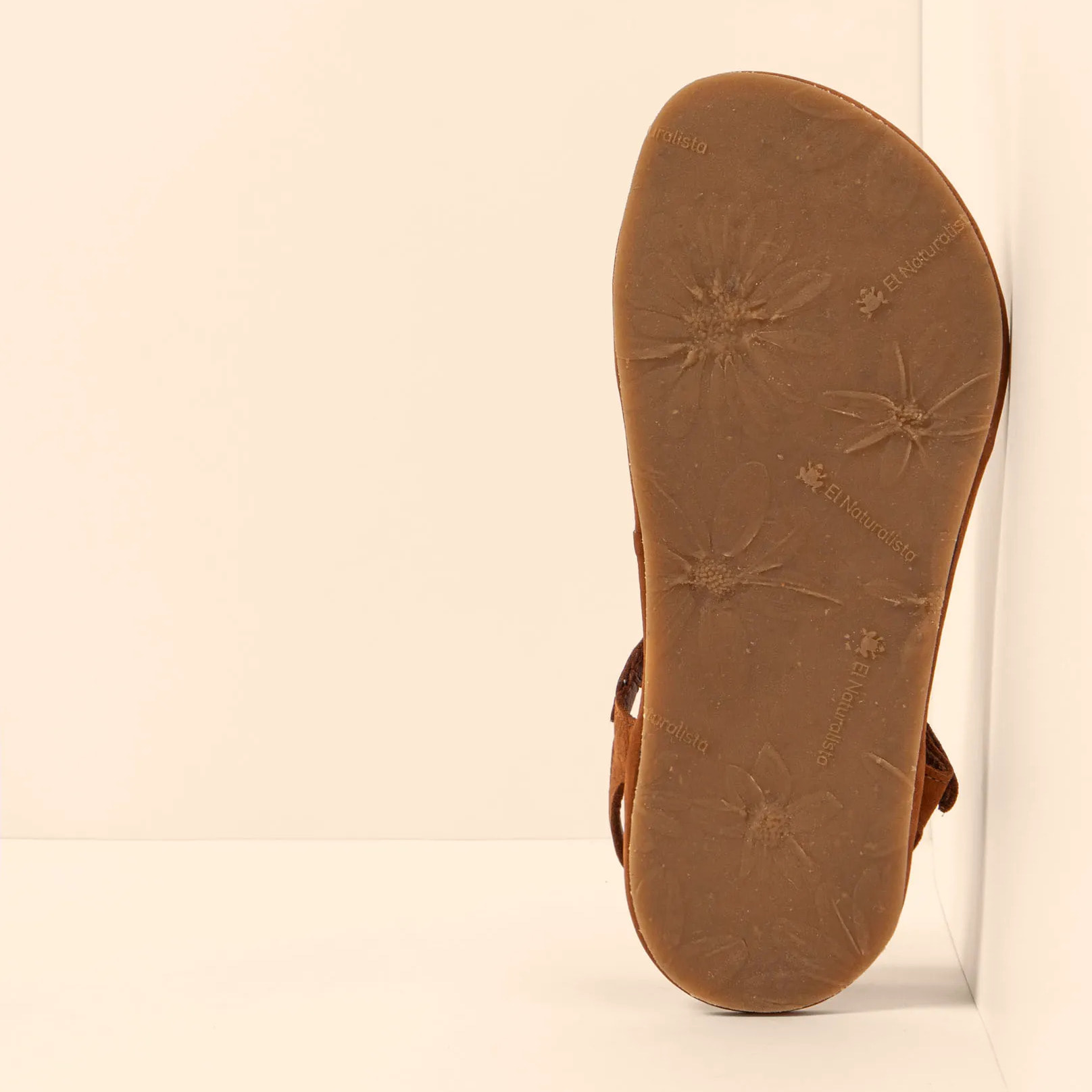 Sandalias N5686 NOBUCK LAVADO CUERO/SATYA color Cuero