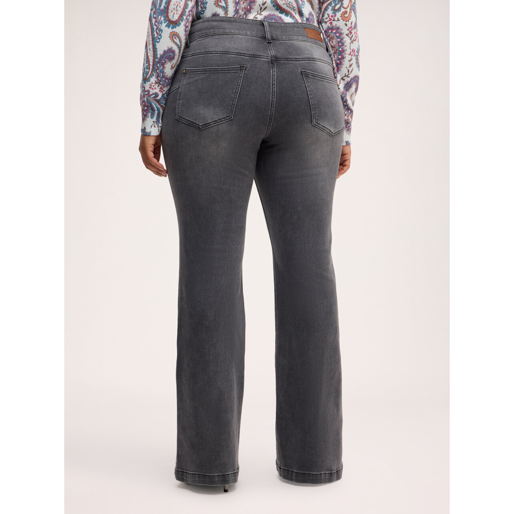 Fiorella Rubino - Jeans Flare con pañuelo - Gris