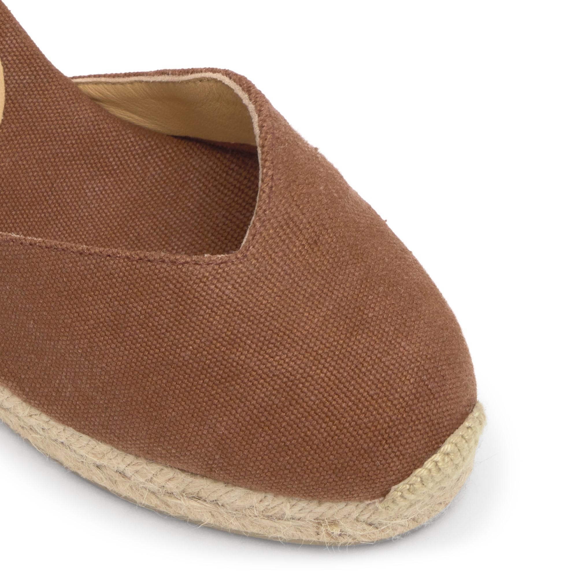 Alpargata con cuña 7 cm en lona de algodón con pala en v y cintas al tobillo