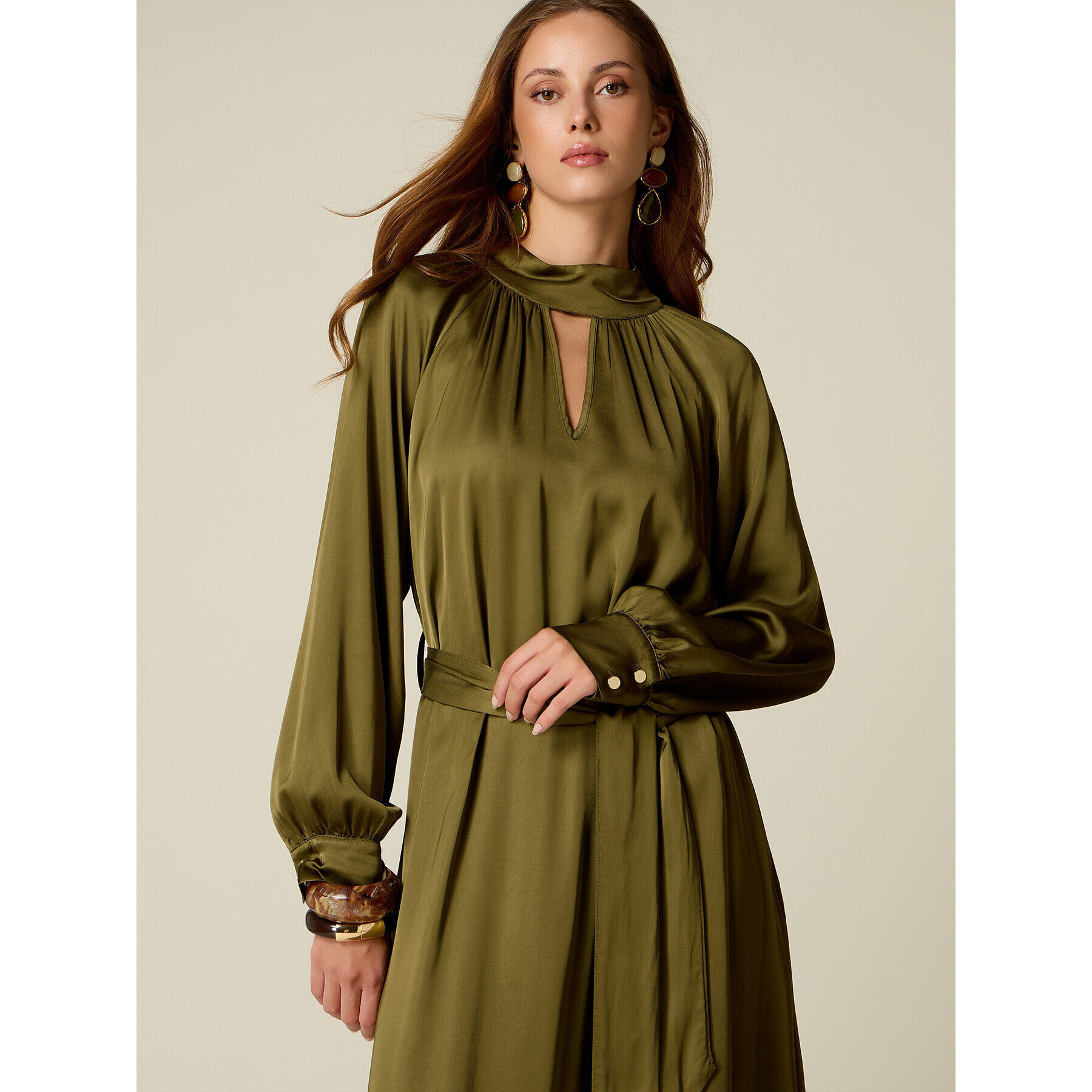 Oltre - Vestido de satén con fajín - Verde militare
