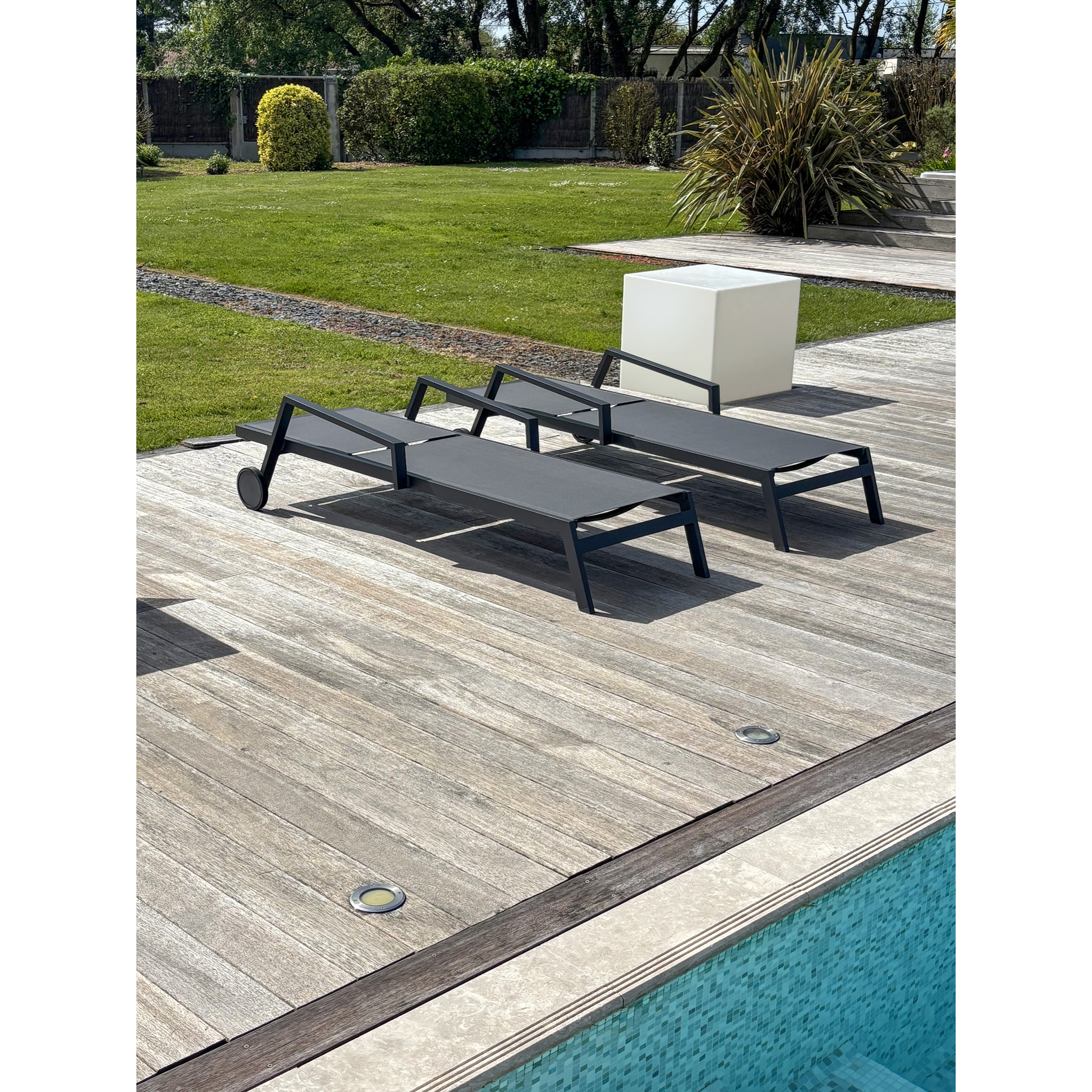 IBIZA - Lot de 2 bains de soleil en aluminium et toile plastifiée