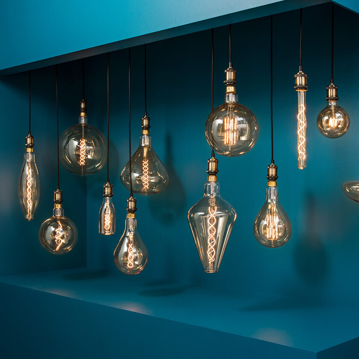 Ampoule LED "Pyramide" ambrée - filament torsadé E27