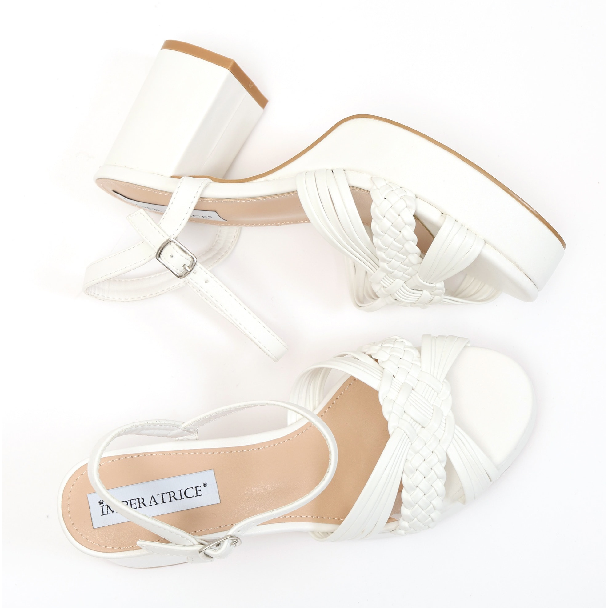 Sandali in simil pelle verniciata con tacco quadrato