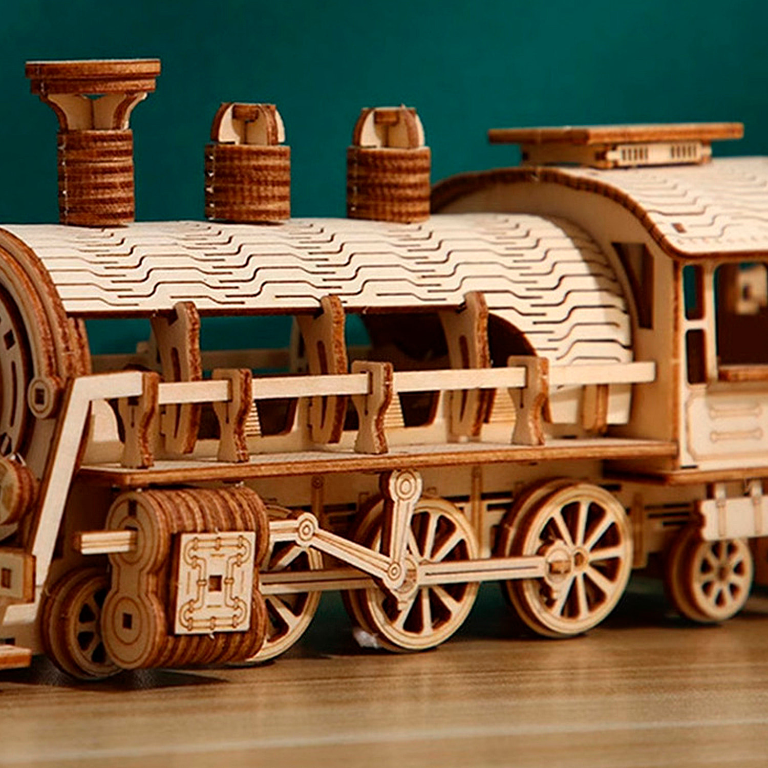 Maqueta de Madera 3D, diseño de Tren con movimiento mecánico. 282 piezas.