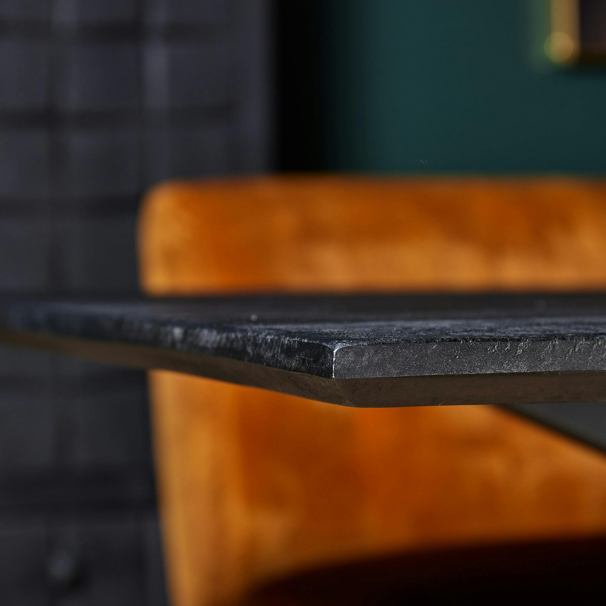 Table à manger noire en bois de manguier 180 cm ALVERA