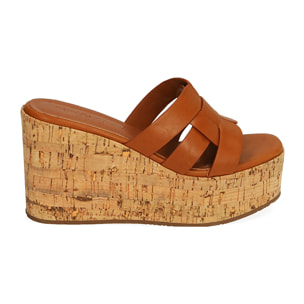 Zapatillas color coñac, plataforma de 9,5 cm