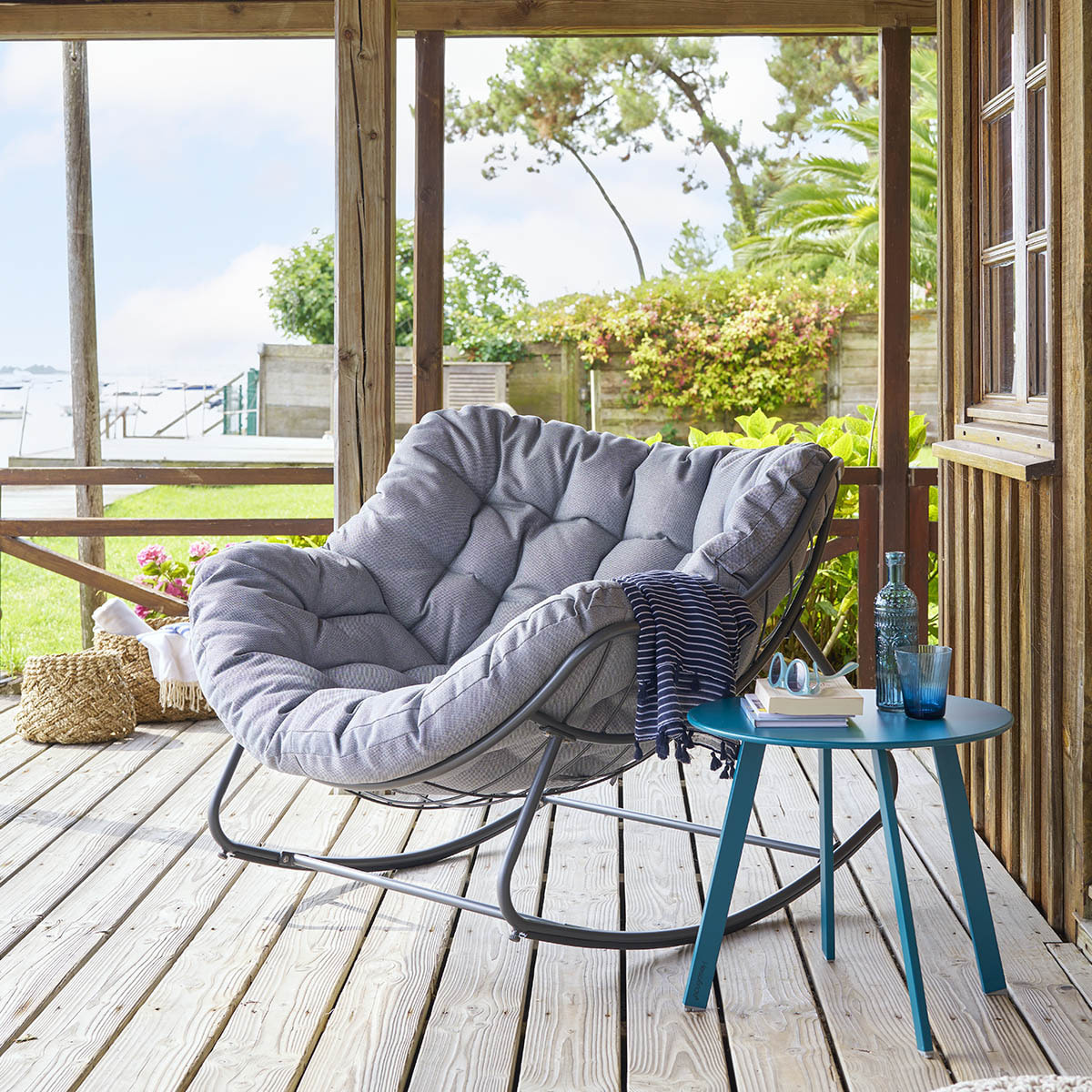 Fauteuil oeuf à bascule "Paopao" gris et graphite en acier traité en epoxy