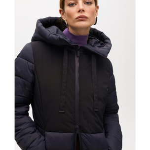 Anorak corto imbottito aderente a contrasto