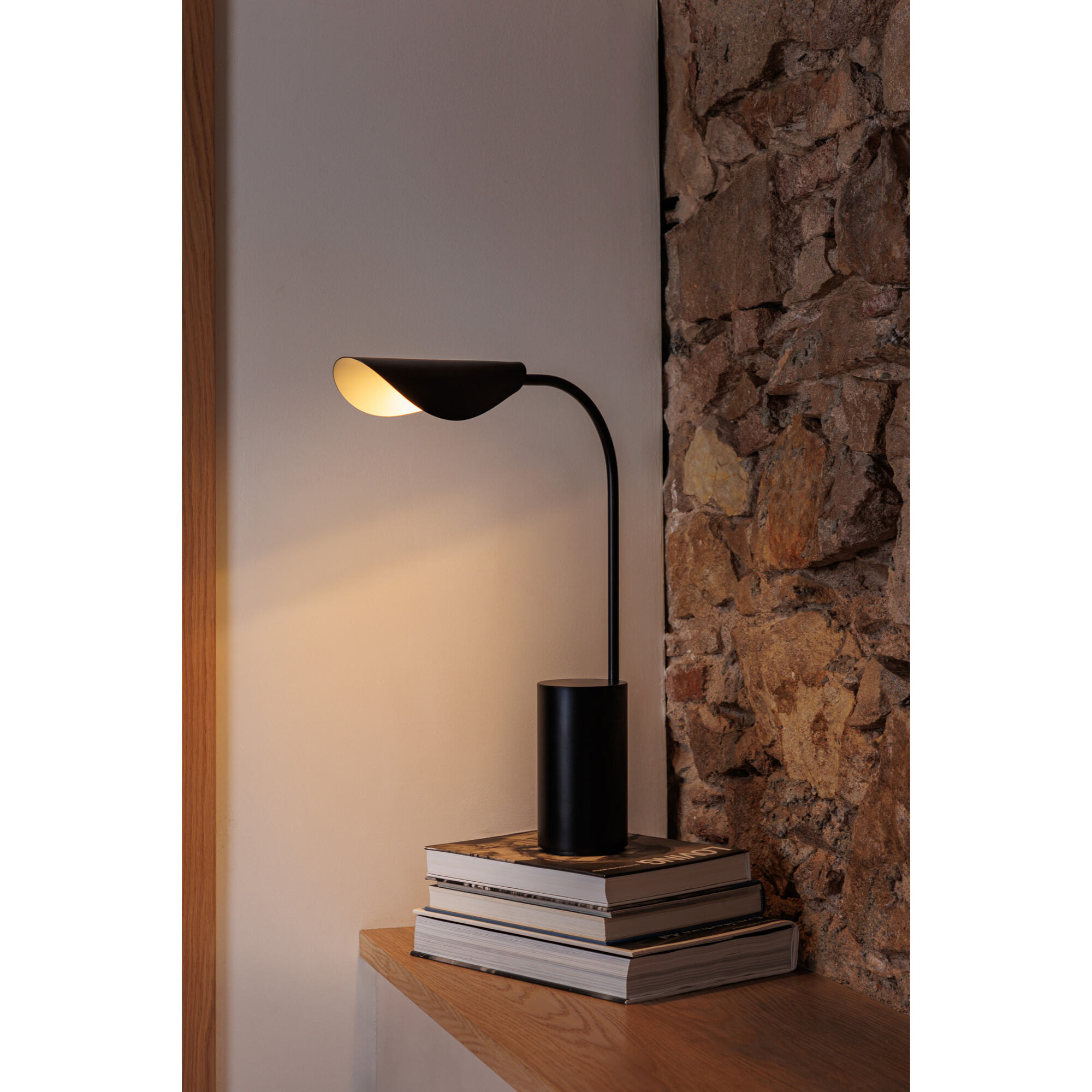 LIGGERA Lampada da tavolo nera