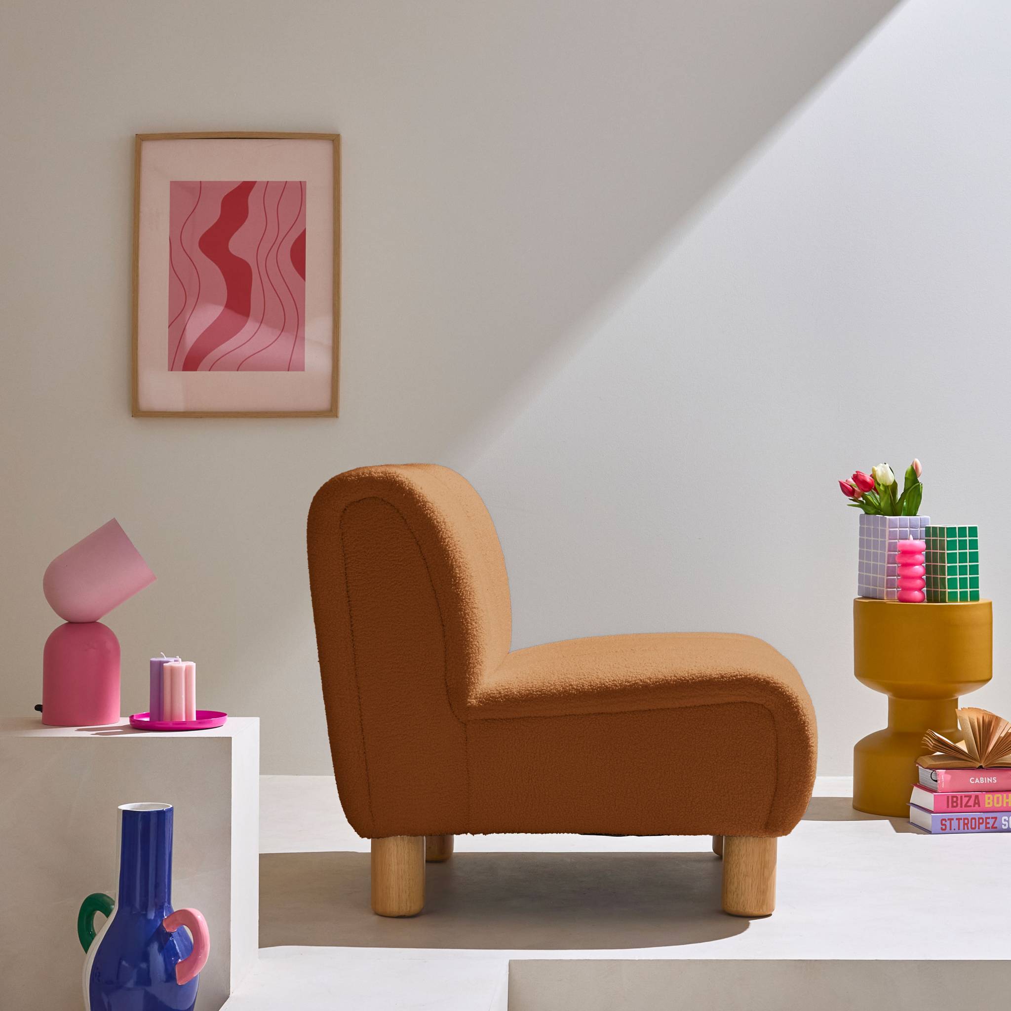 Fauteuil relax pieds arrondis en bois et tissu bouclette camel