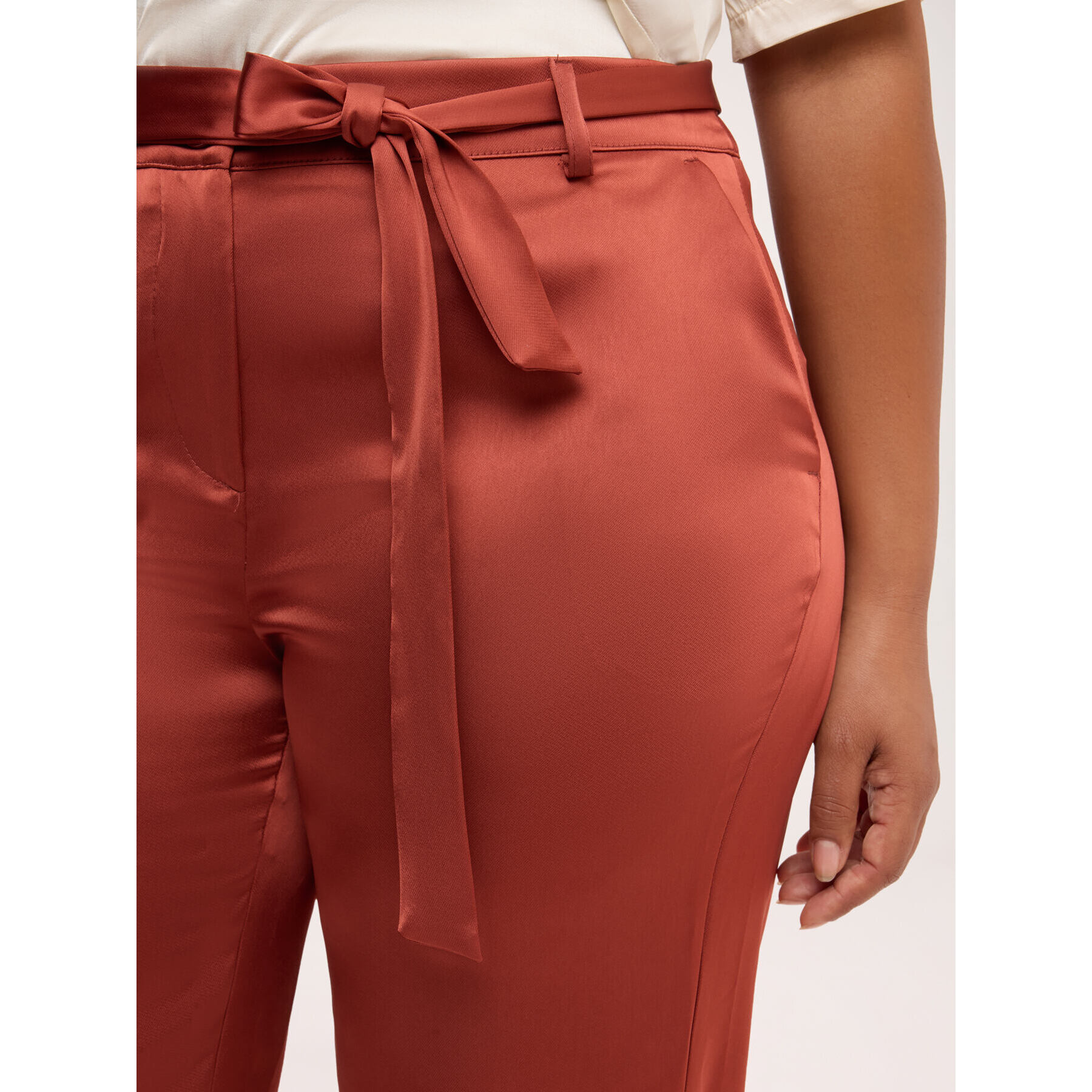 Fiorella Rubino - Pantaloni in raso con cintura - Marrone